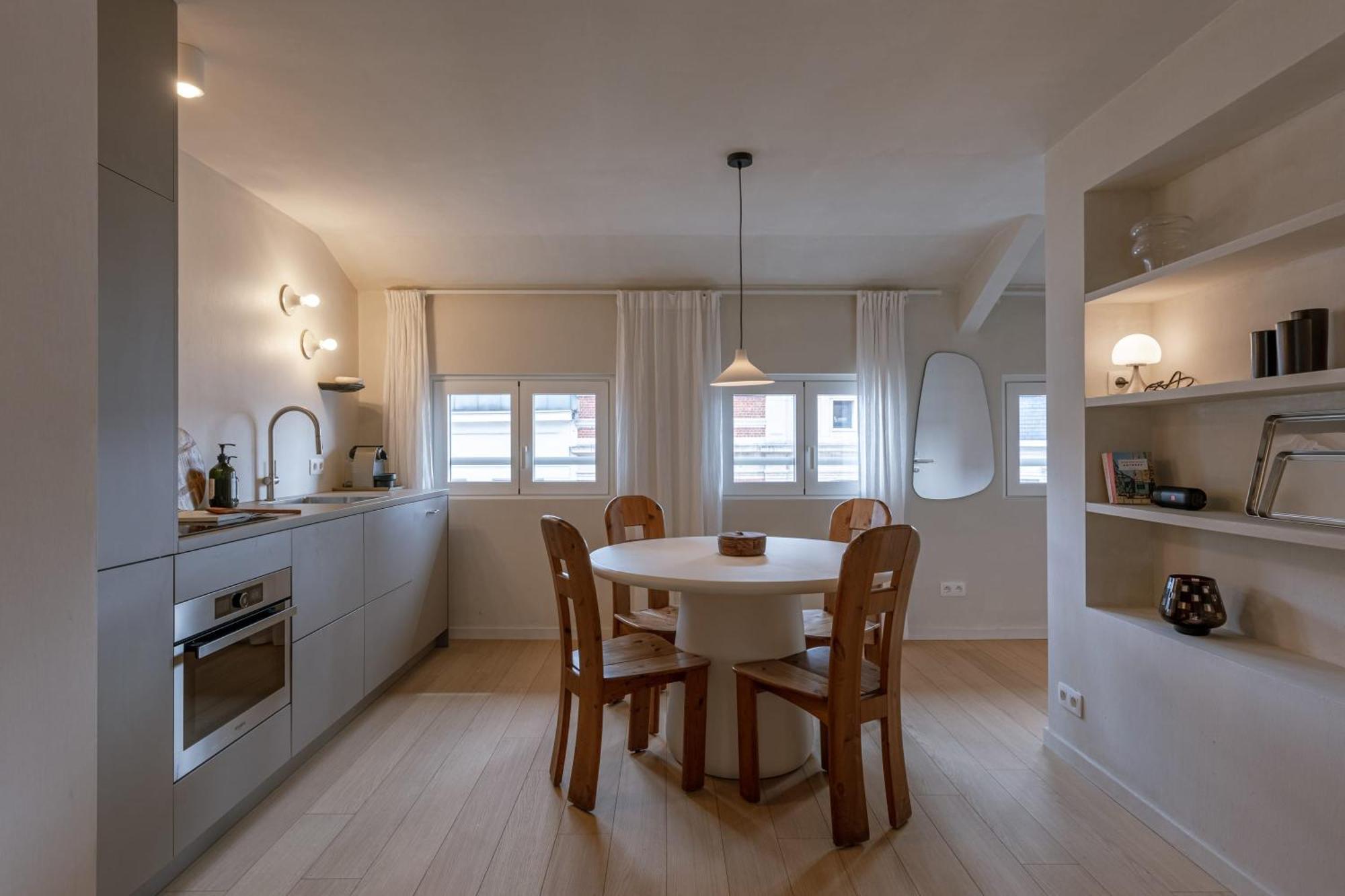 Huswell - Urban Getaway For Two In The Heart Of Antwerp Apartment Exterior photo