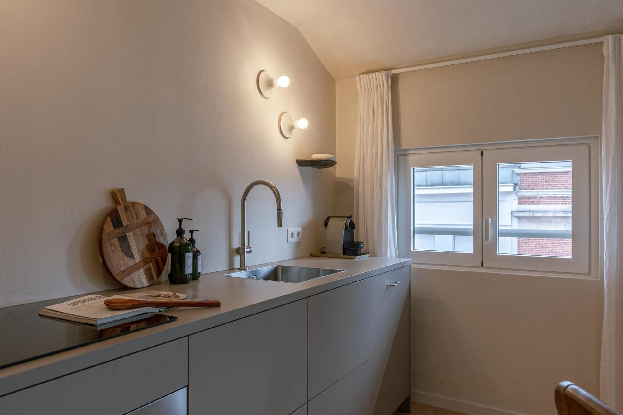 Huswell - Urban Getaway For Two In The Heart Of Antwerp Apartment Exterior photo