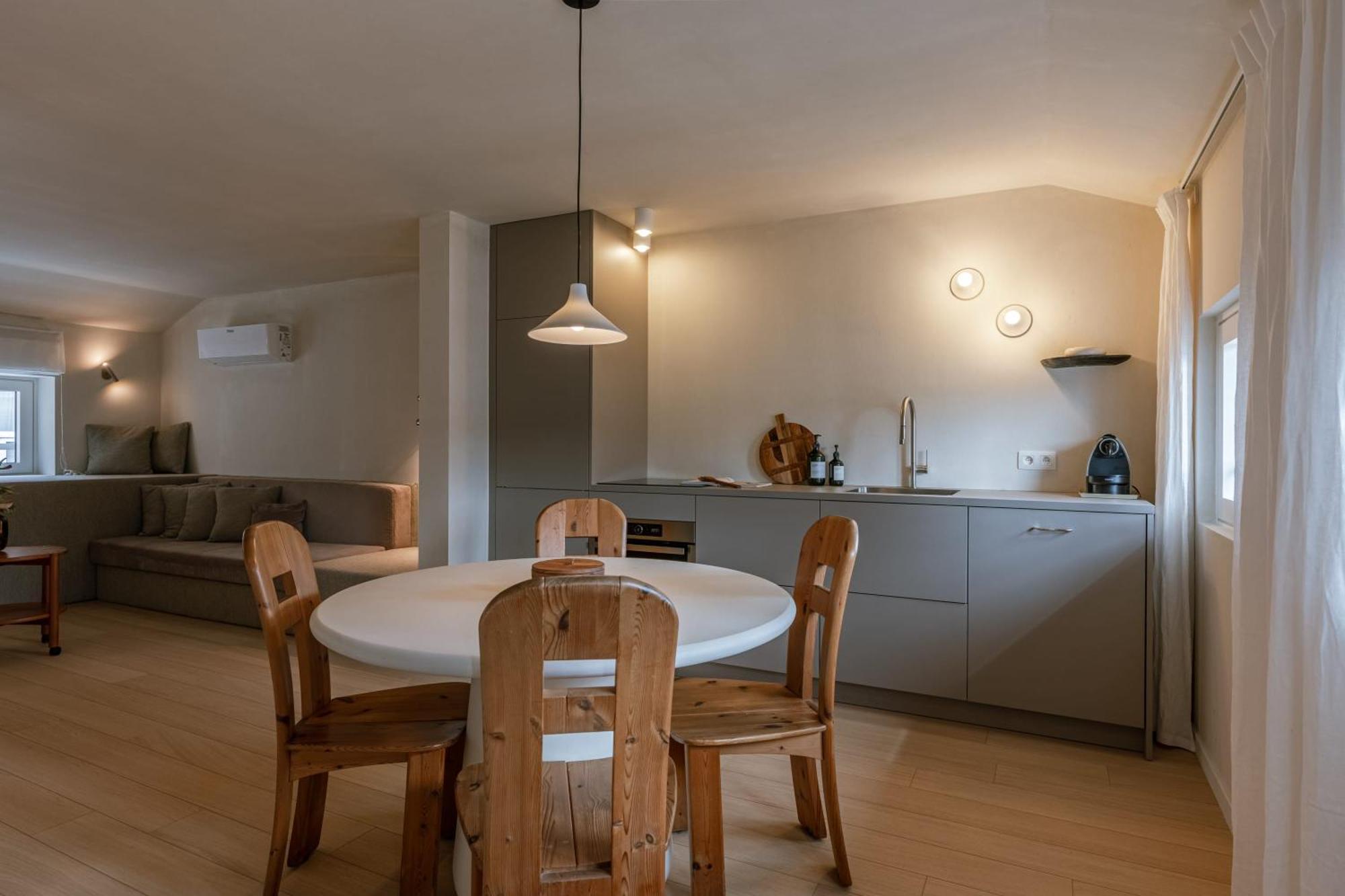 Huswell - Urban Getaway For Two In The Heart Of Antwerp Apartment Exterior photo